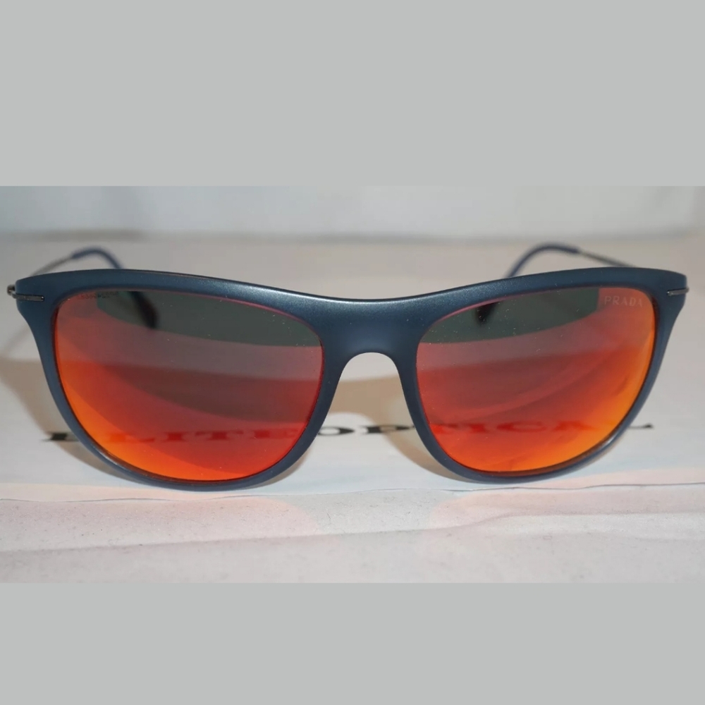 ⛔️SOLD⛔️Prada Sunglasses Linea Rossa collection - Picture 3 of 8